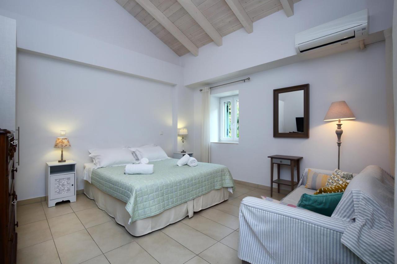 Wild Sea Apartments Ayios Nikitas Bagian luar foto