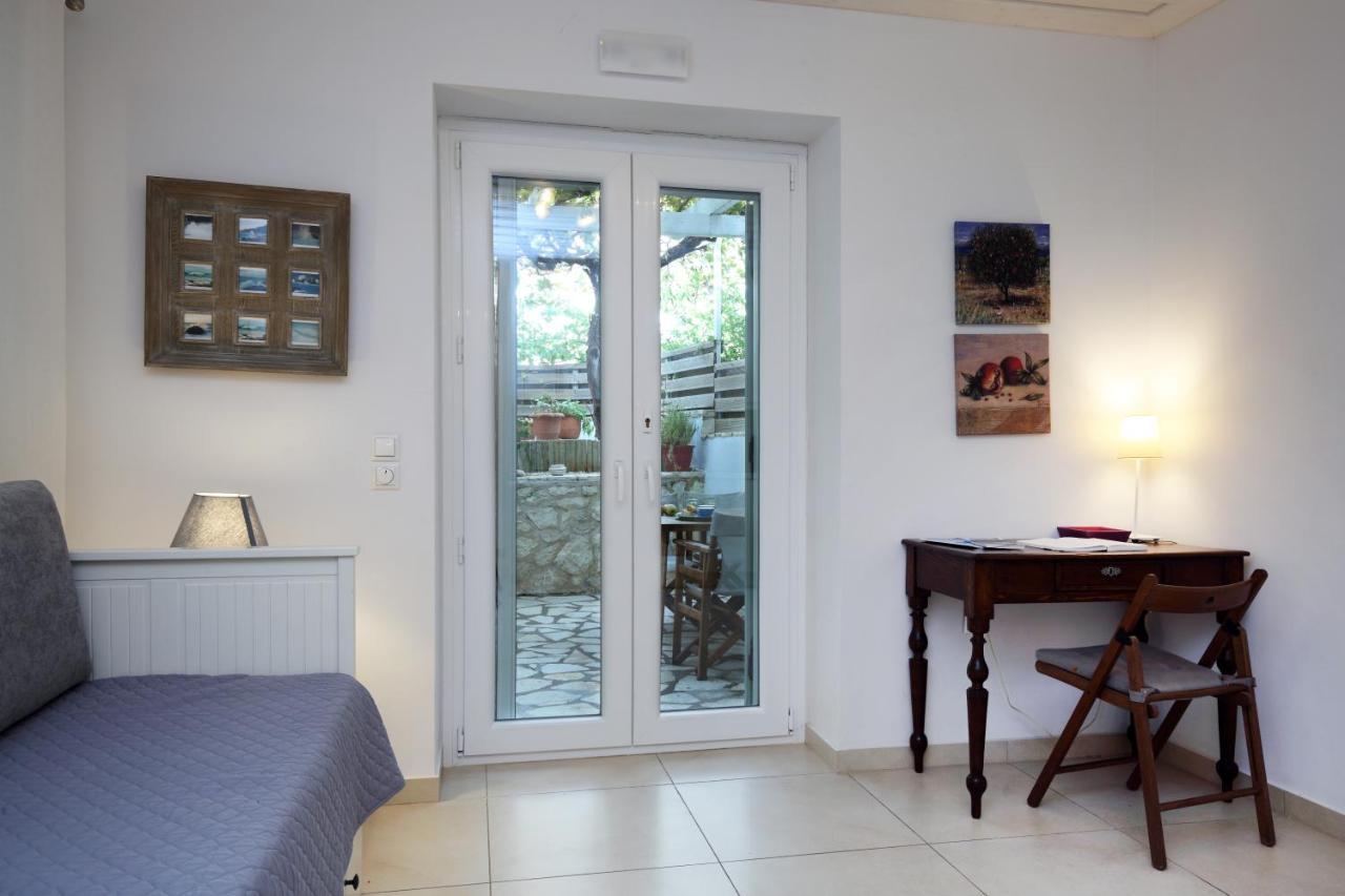 Wild Sea Apartments Ayios Nikitas Bagian luar foto