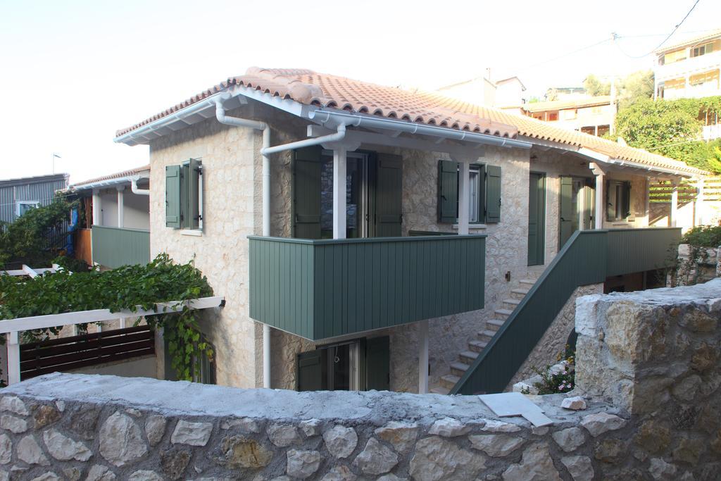 Wild Sea Apartments Ayios Nikitas Bagian luar foto