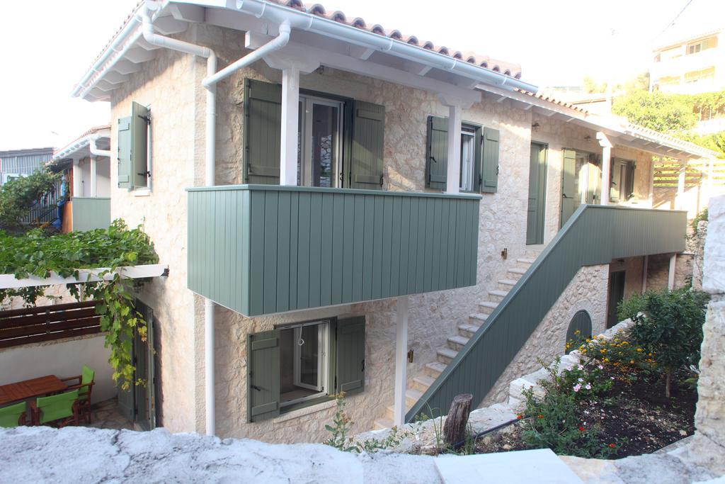 Wild Sea Apartments Ayios Nikitas Bagian luar foto